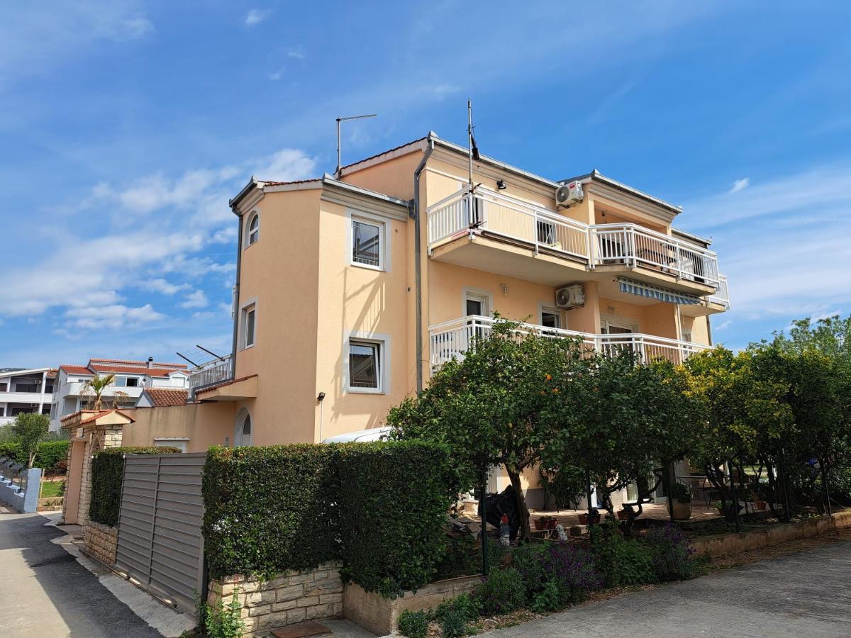 Apartment Penic Kaštela Екстериор снимка